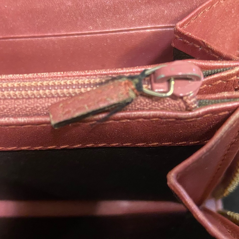 π₯SALE GUCCI ~ Micro GG ~ Patent Leather ~ Raspberry ~ Zip Around π - Picture 14 of 16